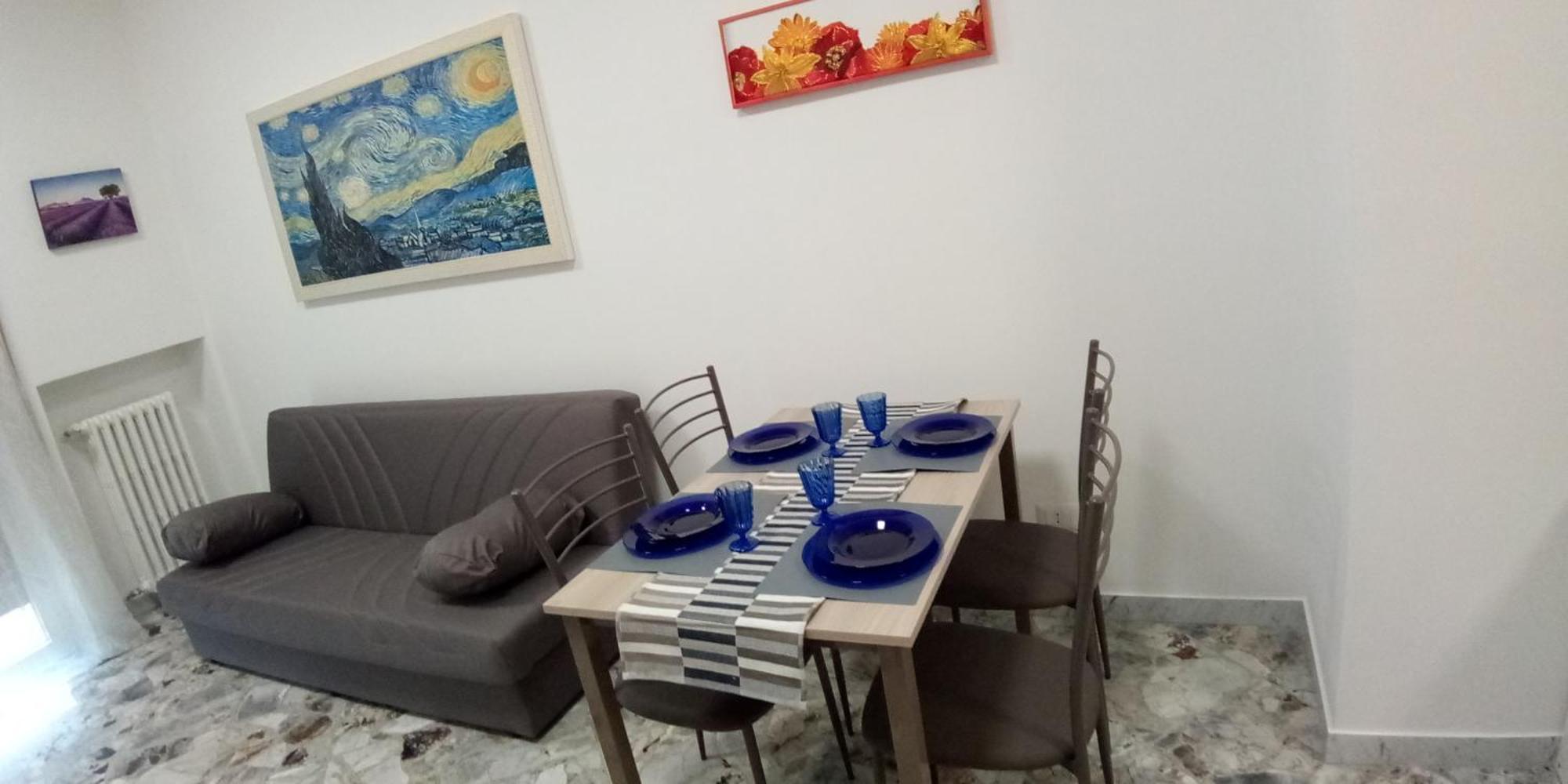 Station Apartment *